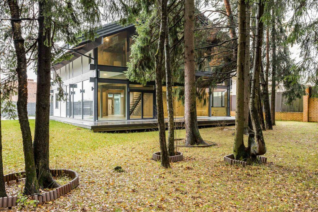 2-этажный коттедж 350 м² с отделкой