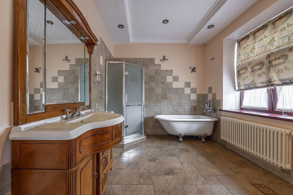 3-этажный коттедж 450 м² с отделкой