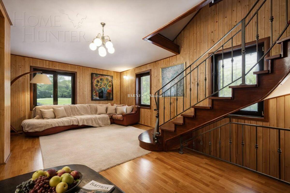 3-этажный коттедж 650 м² с отделкой