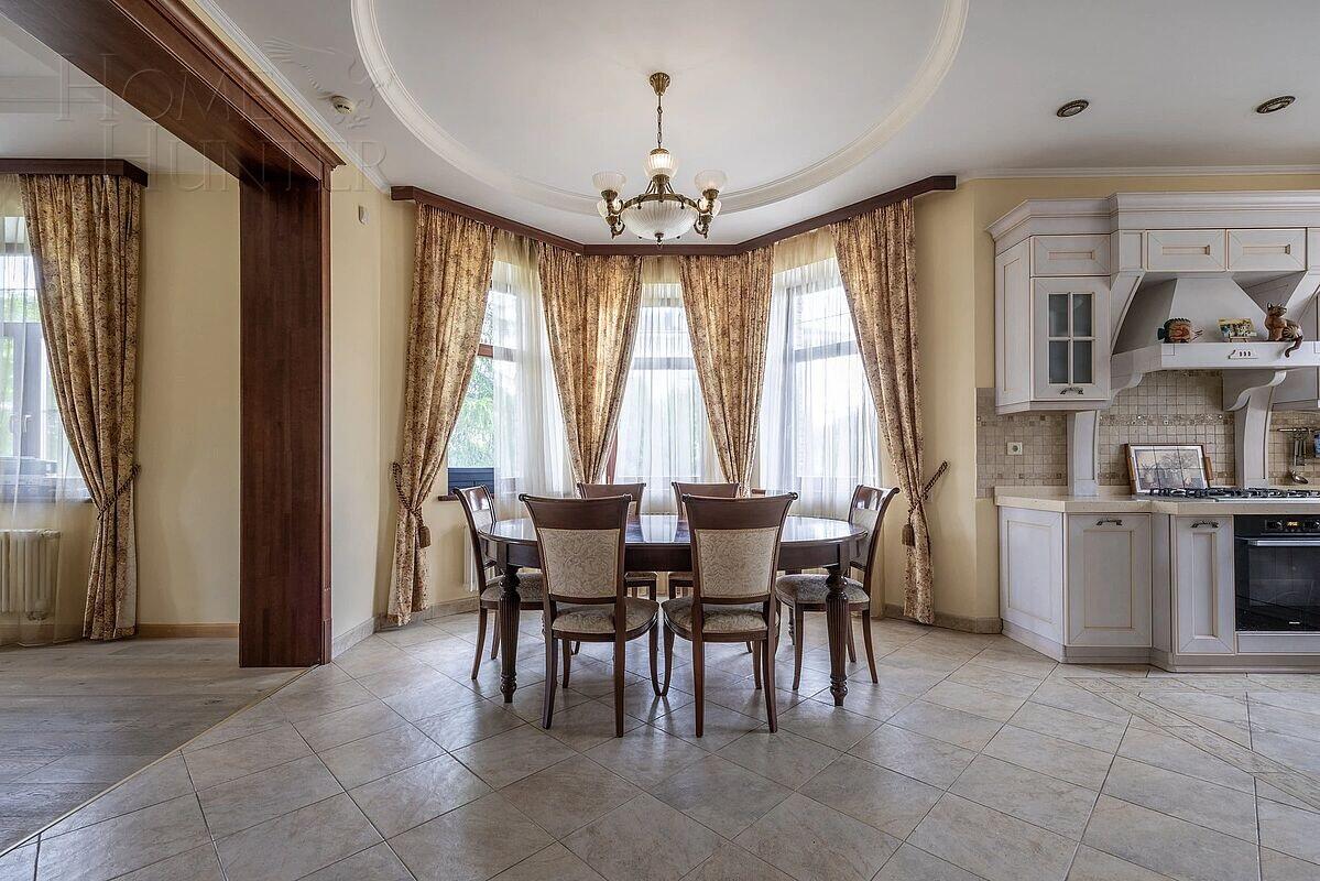 3-этажный коттедж 450 м² с отделкой