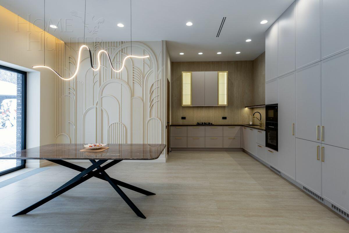 2-этажный коттедж 350 м² с отделкой