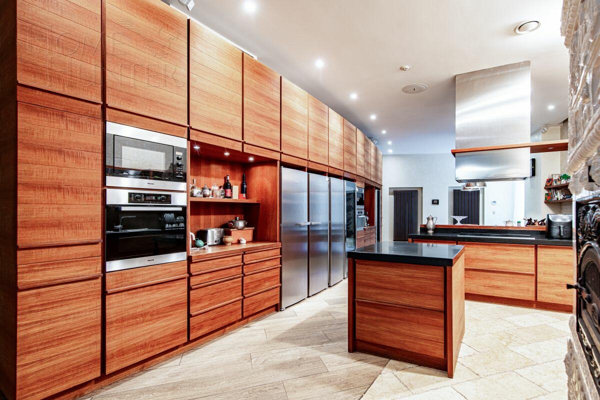 2-этажный коттедж 2 038 м² с отделкой