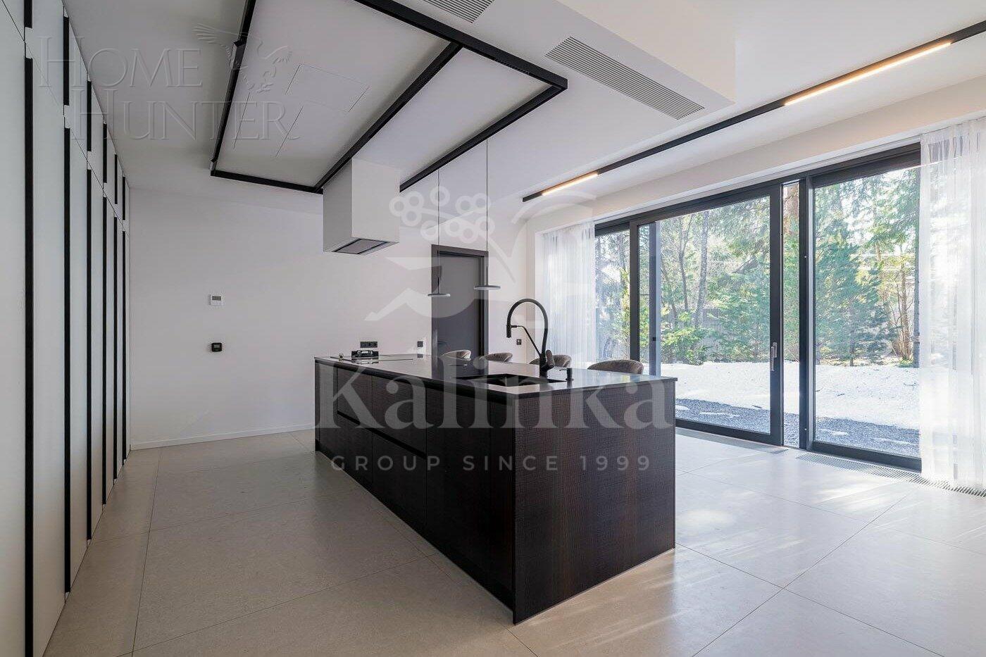 1-этажный коттедж 302 м² с отделкой