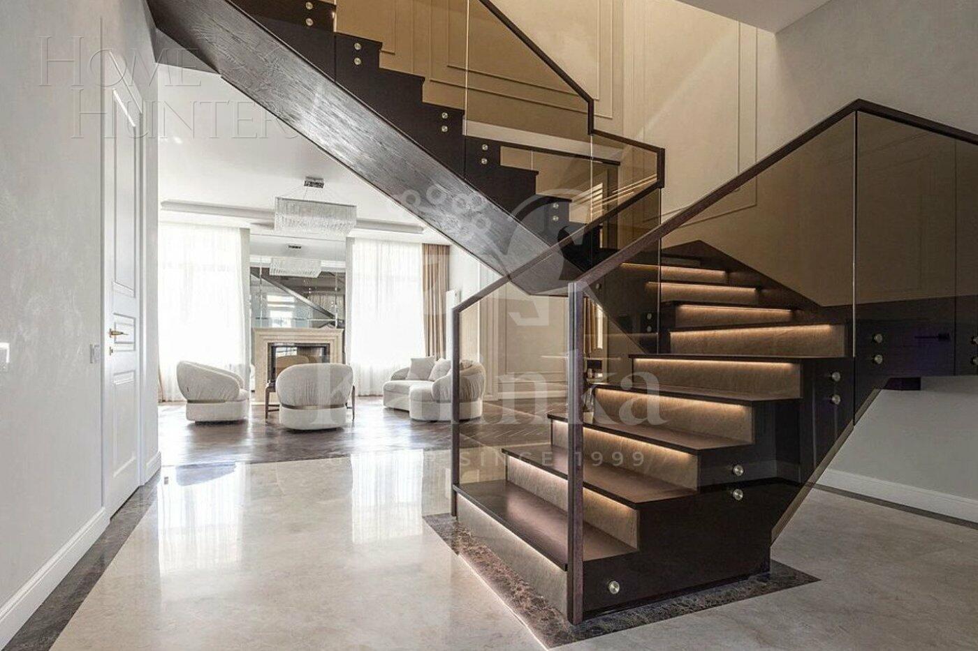2-этажный коттедж 590 м² с отделкой