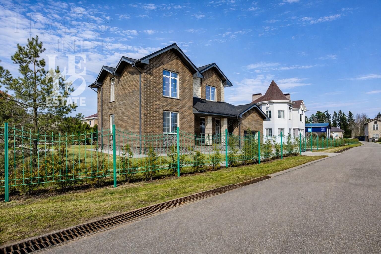 2-этажный коттедж 241.3 м² без отделки