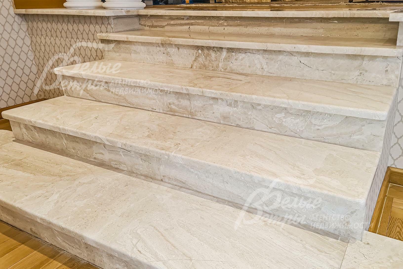 3-этажный коттедж 680 м² с отделкой