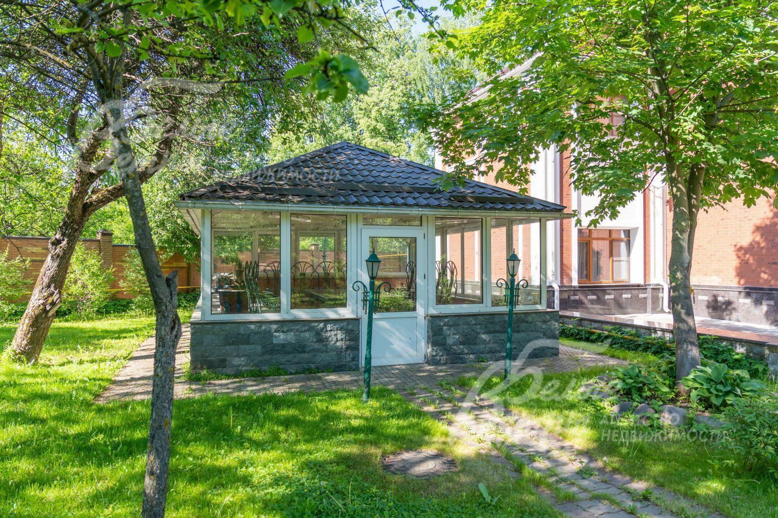 3-этажный коттедж 680 м² с отделкой