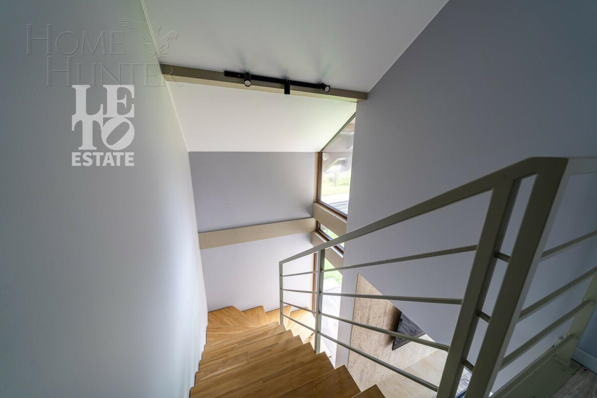 2-этажный коттедж 200 м² с отделкой