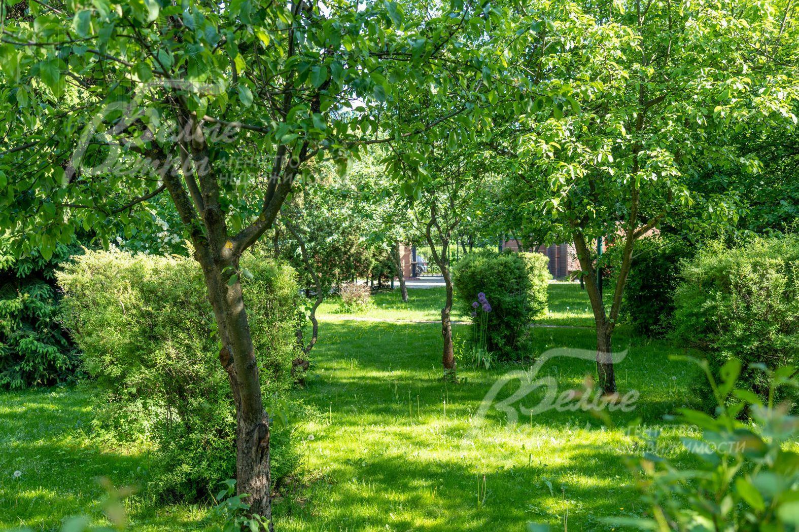 3-этажный коттедж 680 м² с отделкой