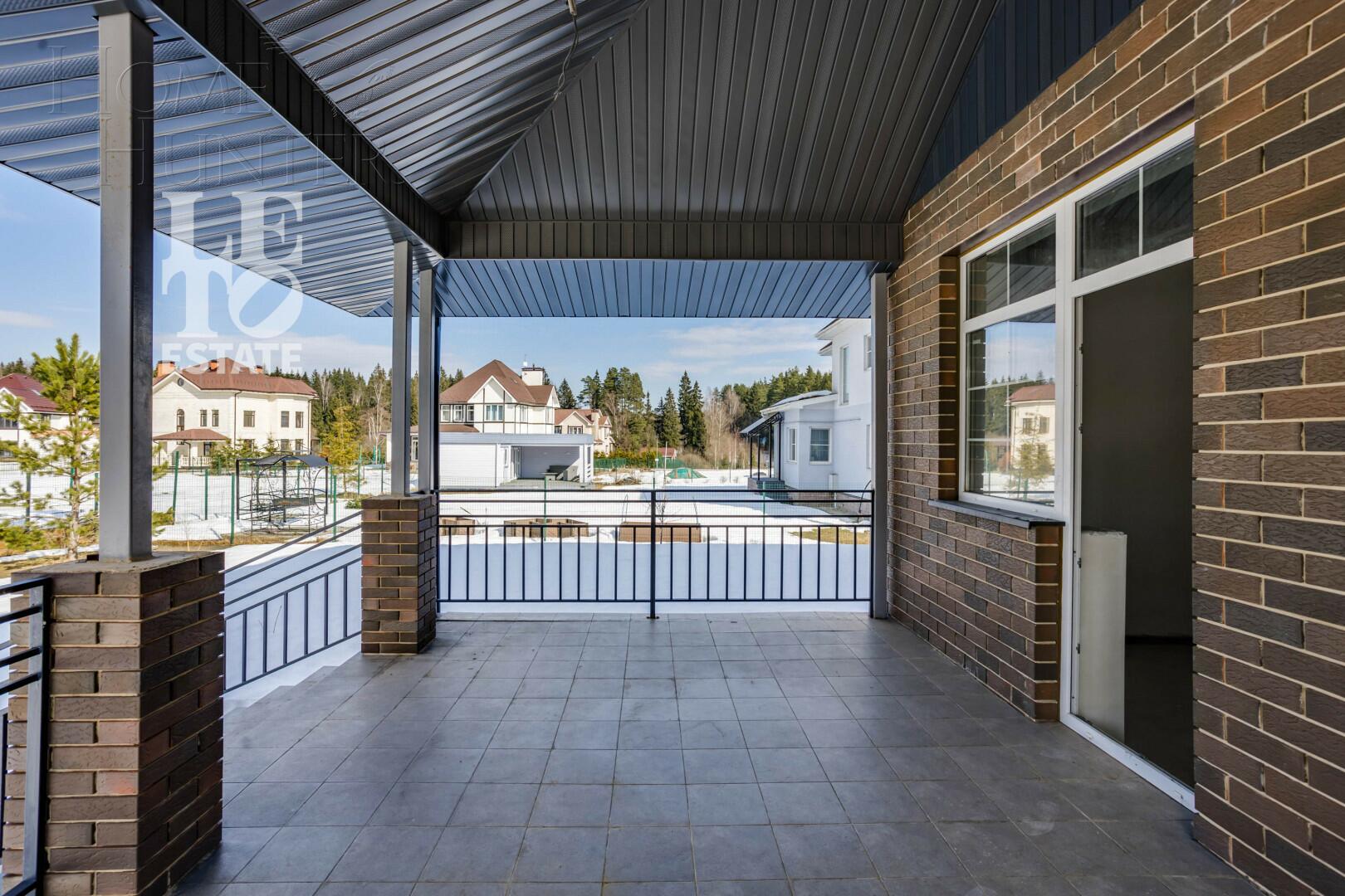 2-этажный коттедж 241.3 м² без отделки