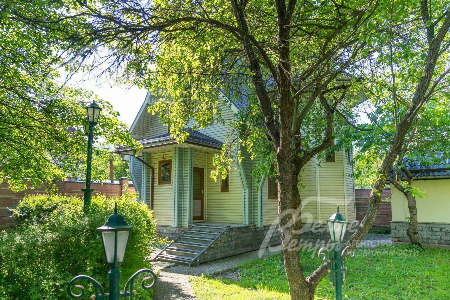 3-этажный коттедж 680 м² с отделкой