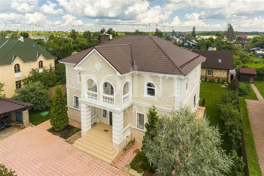 2-этажный коттедж 400 м² с отделкой