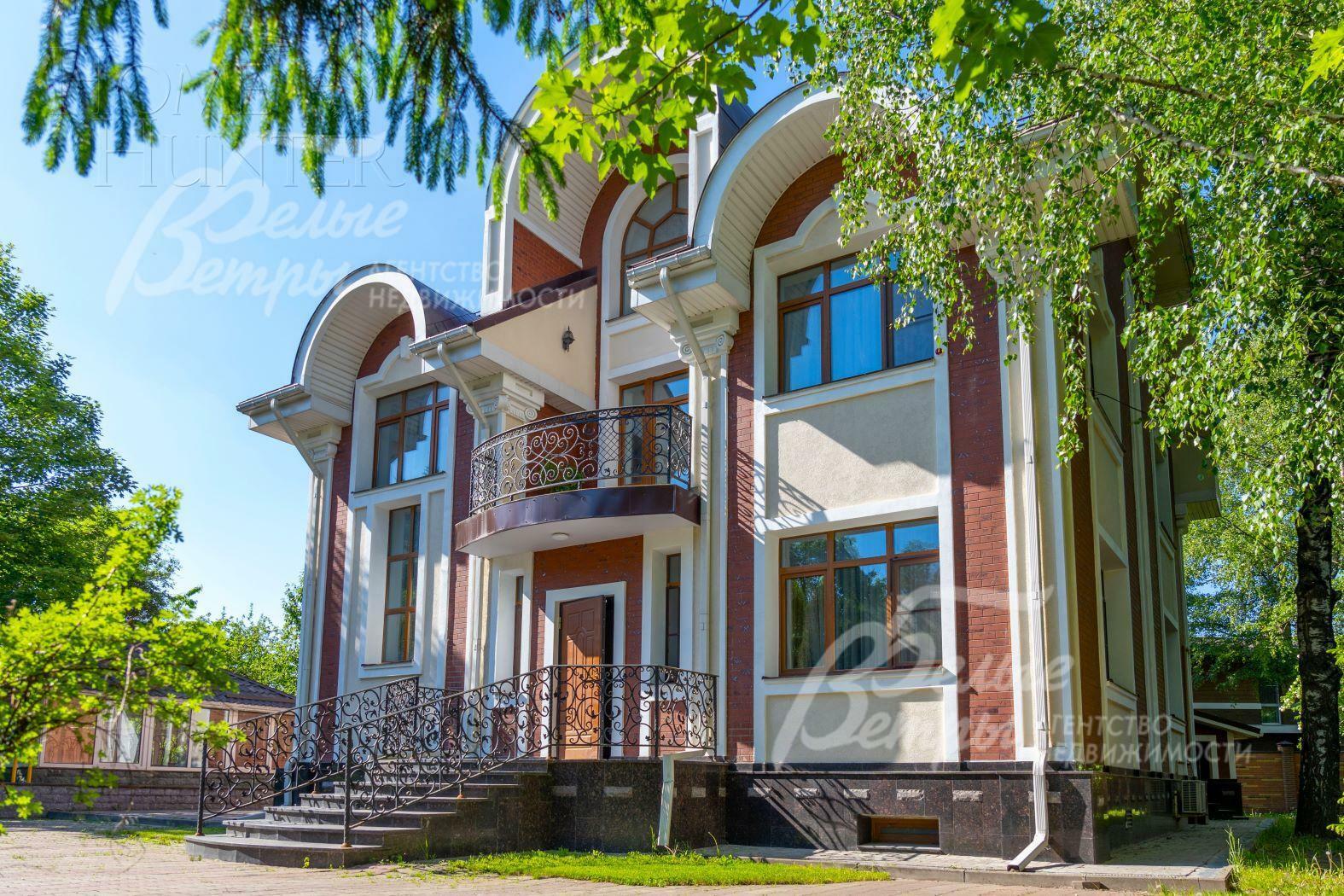 3-этажный коттедж 680 м² с отделкой