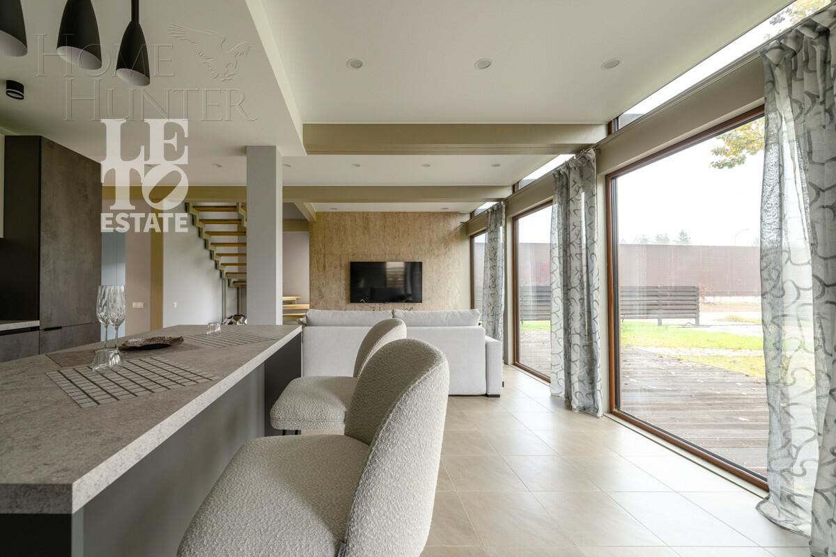 2-этажный коттедж 200 м² с отделкой