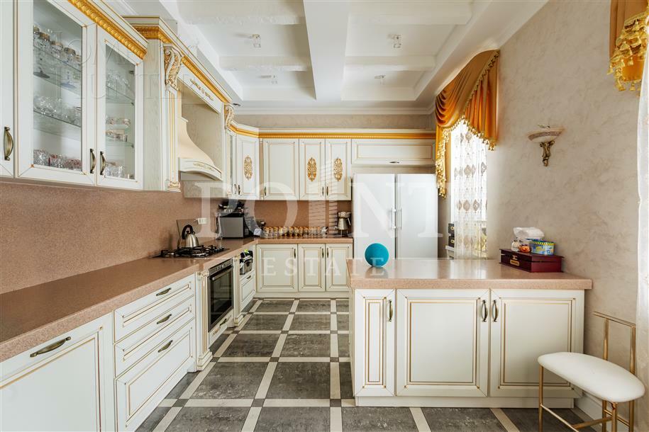 2-этажный коттедж 400 м² с отделкой