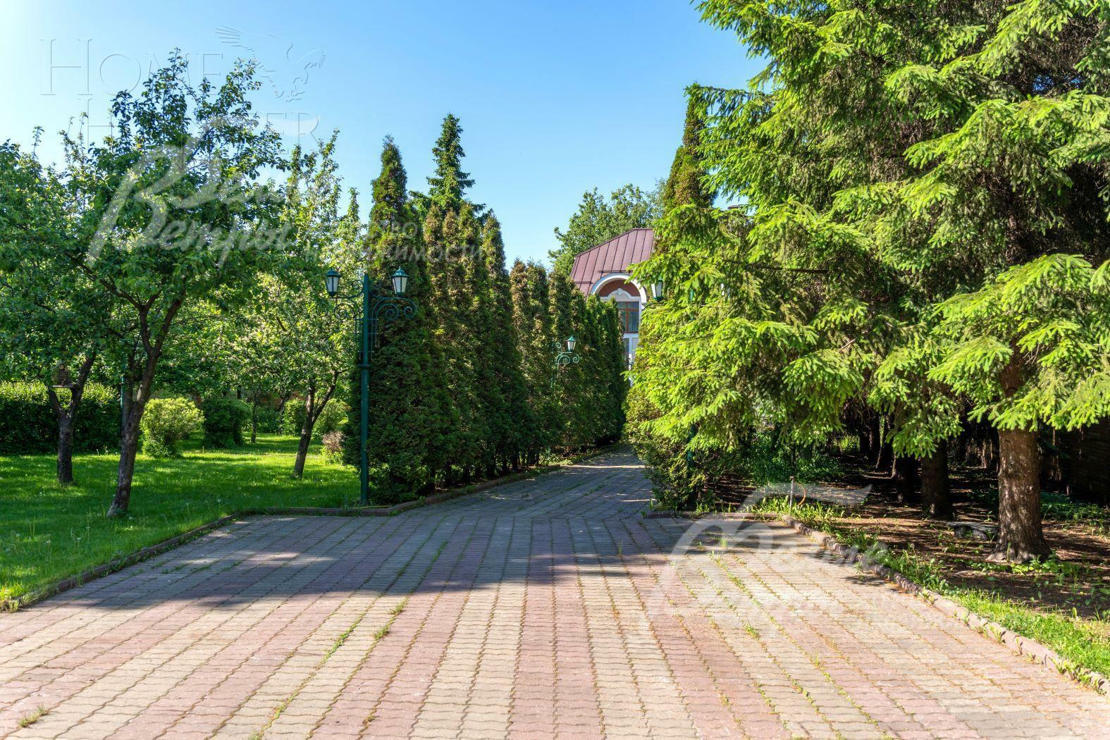 3-этажный коттедж 680 м² с отделкой