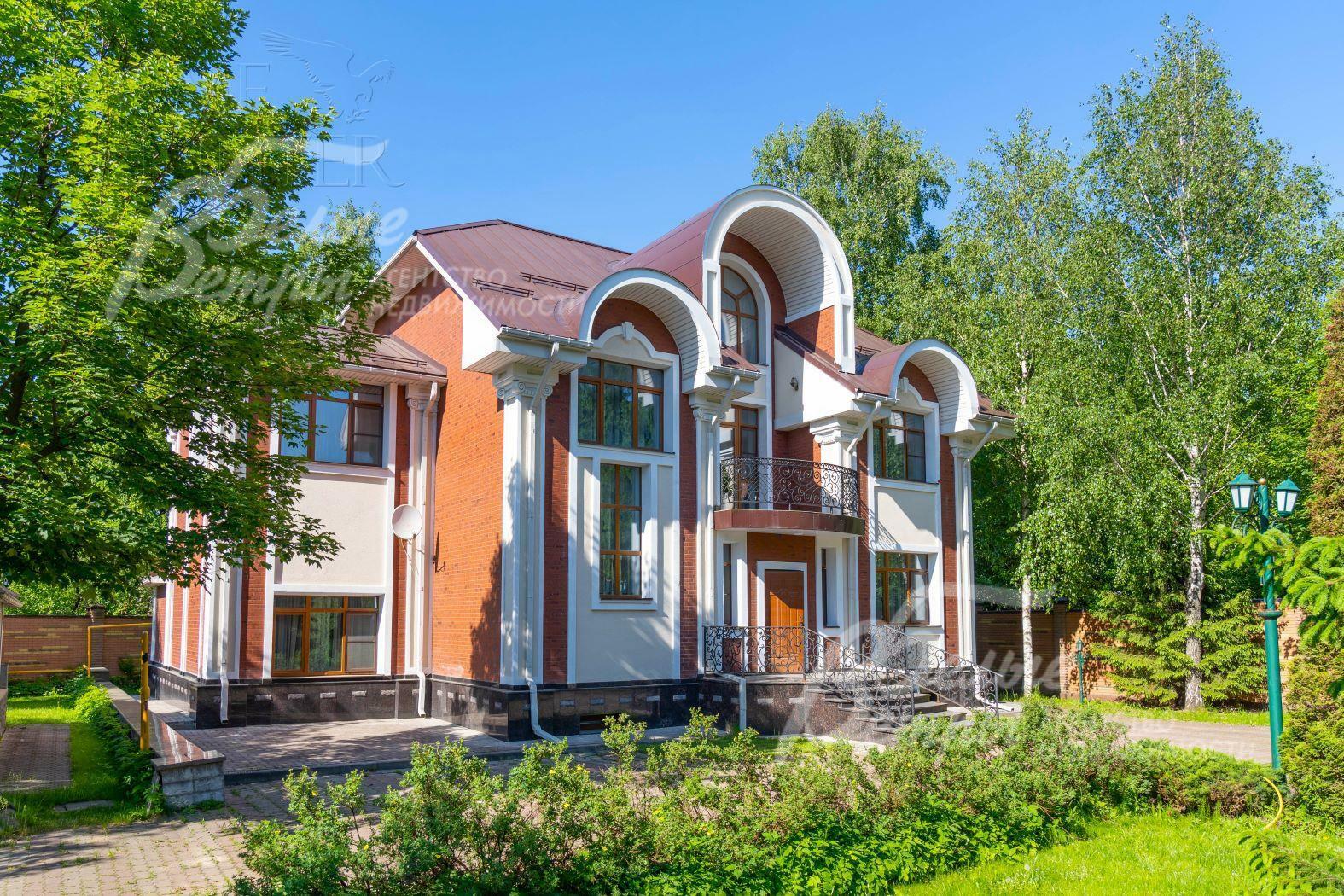 3-этажный коттедж 680 м² с отделкой