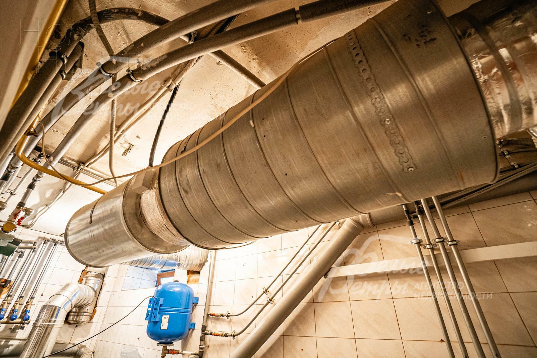 3-этажный коттедж 680 м² с отделкой