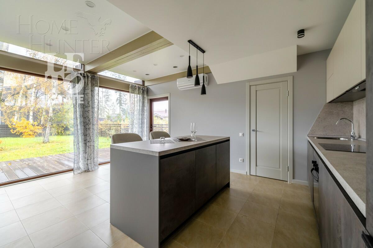 2-этажный коттедж 200 м² с отделкой