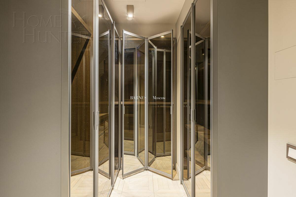 2-УРОВНЕВЫЙ ТАУНХАУС С ОТДЕЛКОЙ 360 М² НА 1 ЭТАЖЕ