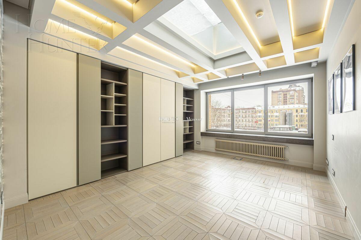 2-УРОВНЕВЫЙ ТАУНХАУС С ОТДЕЛКОЙ 360 М² НА 1 ЭТАЖЕ