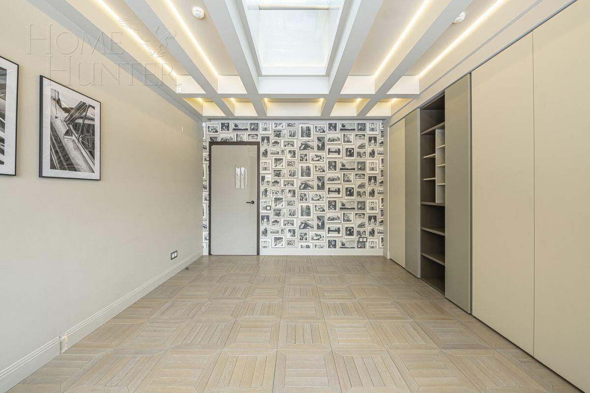 2-УРОВНЕВЫЙ ТАУНХАУС С ОТДЕЛКОЙ 360 М² НА 1 ЭТАЖЕ