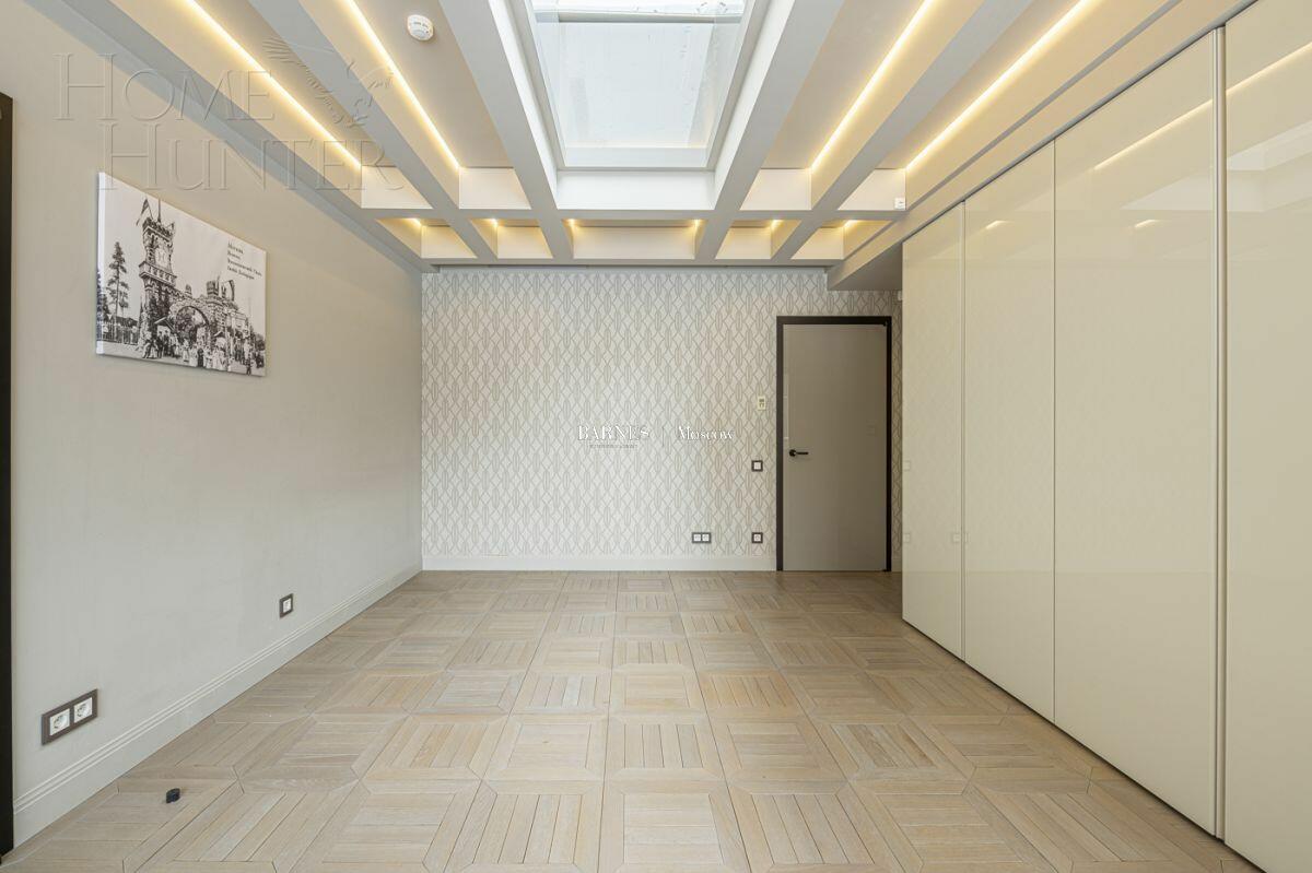 2-УРОВНЕВЫЙ ТАУНХАУС С ОТДЕЛКОЙ 360 М² НА 1 ЭТАЖЕ