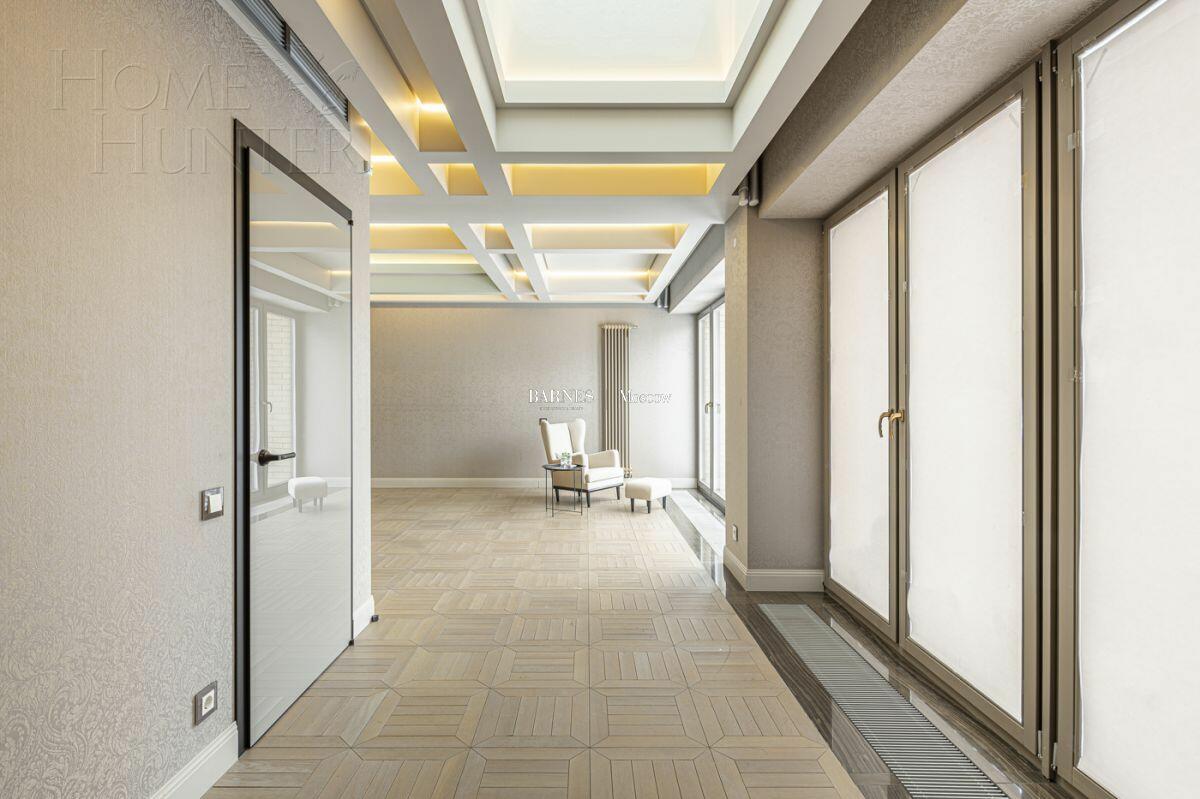 2-УРОВНЕВЫЙ ТАУНХАУС С ОТДЕЛКОЙ 360 М² НА 1 ЭТАЖЕ