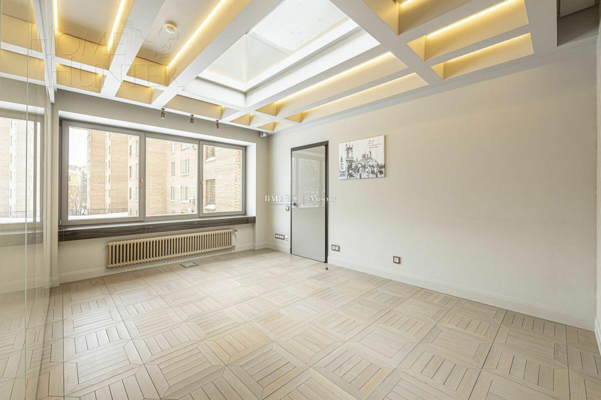 2-УРОВНЕВЫЙ ТАУНХАУС С ОТДЕЛКОЙ 360 М² НА 1 ЭТАЖЕ