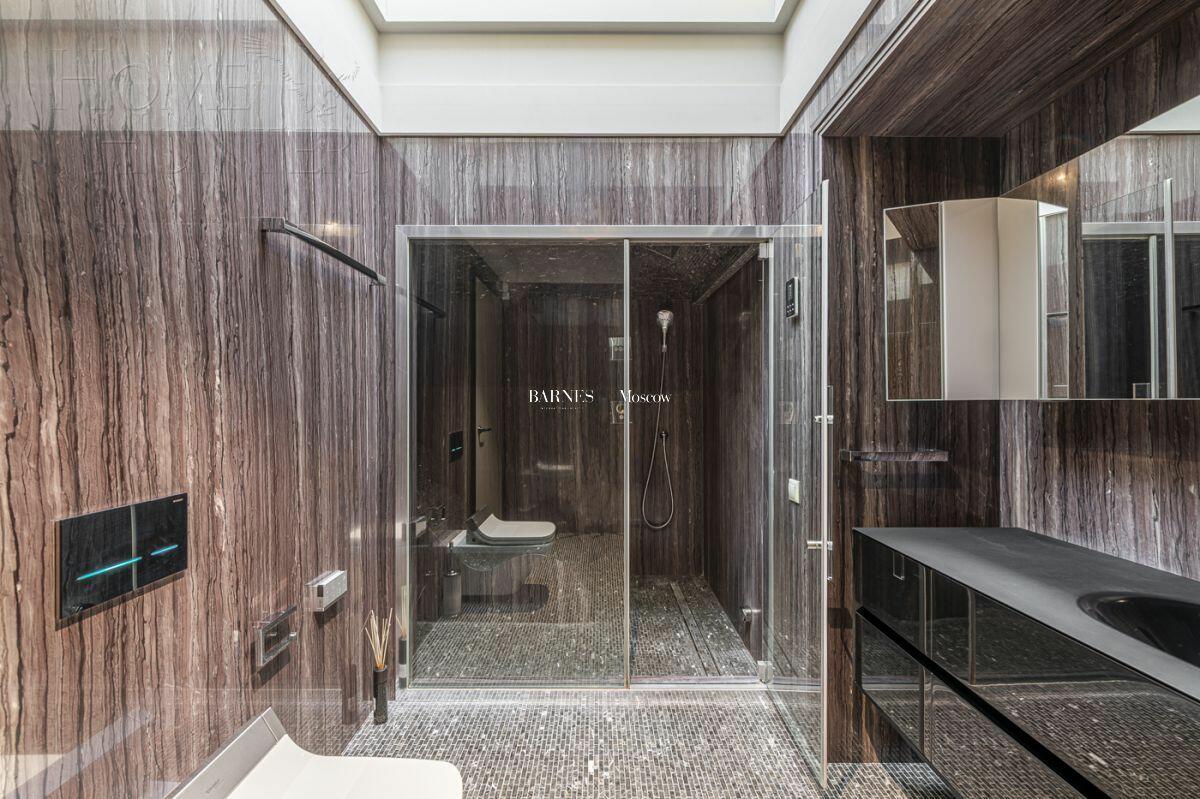 2-УРОВНЕВЫЙ ТАУНХАУС С ОТДЕЛКОЙ 360 М² НА 1 ЭТАЖЕ