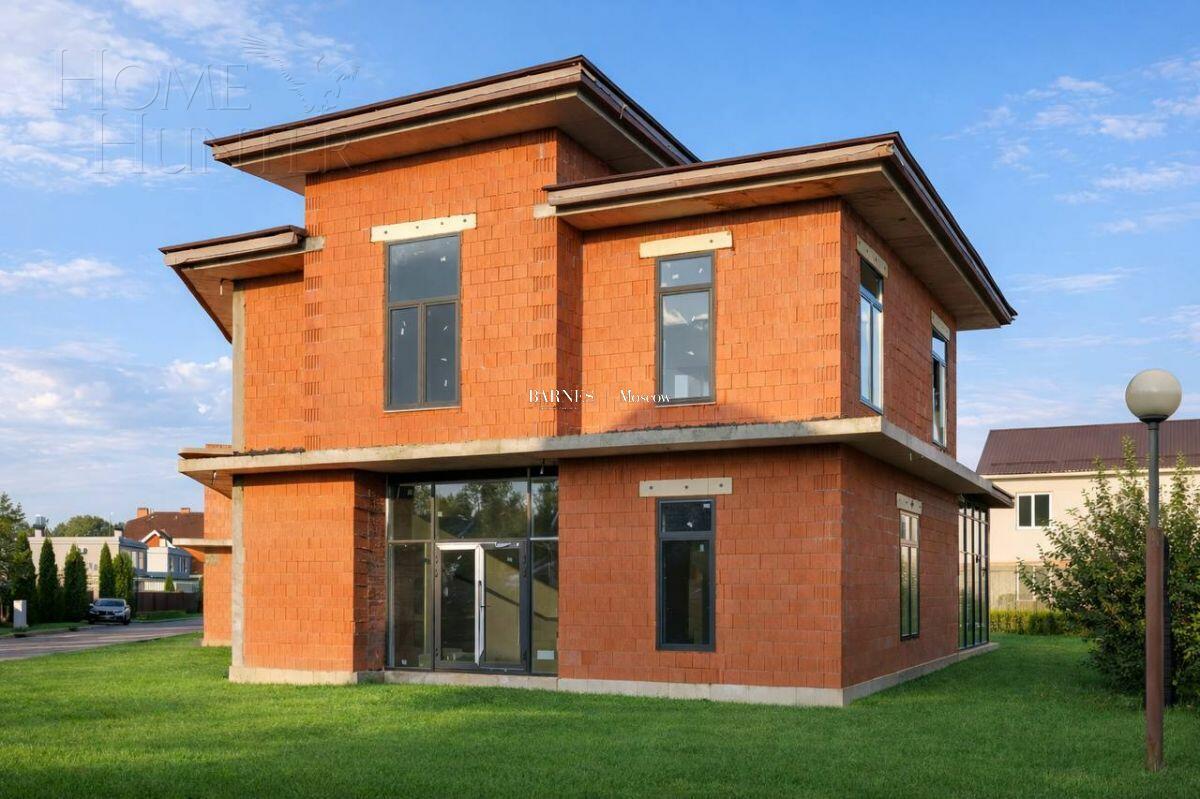 2-этажный коттедж 800 м² без отделки