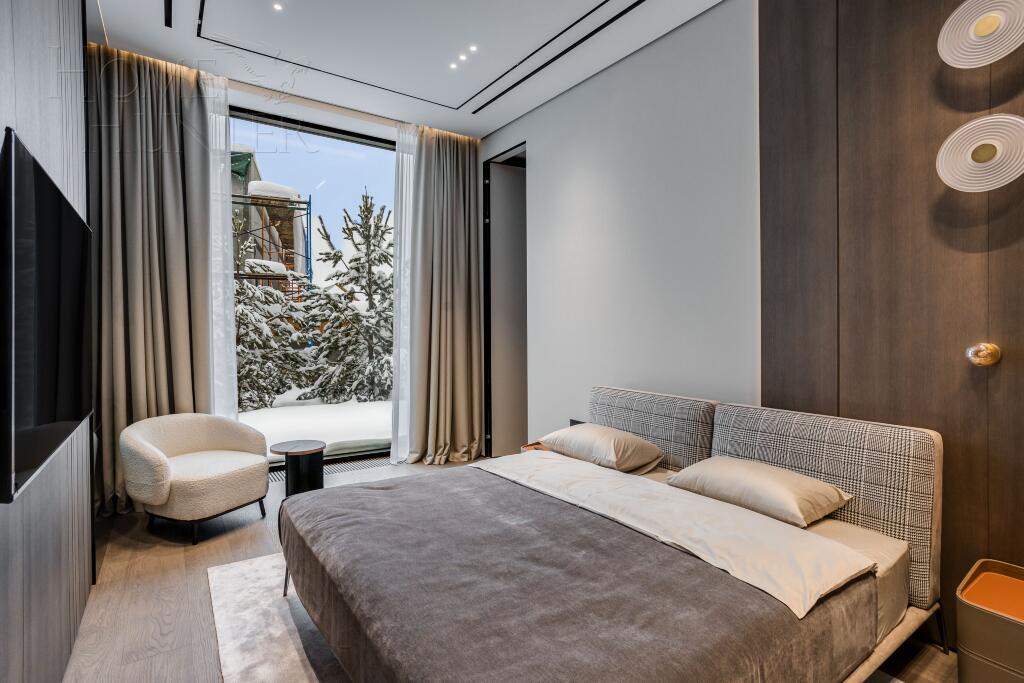 2-этажный коттедж 760 м² с отделкой