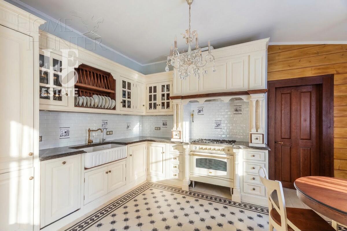 6-этажный коттедж 271 м² с отделкой