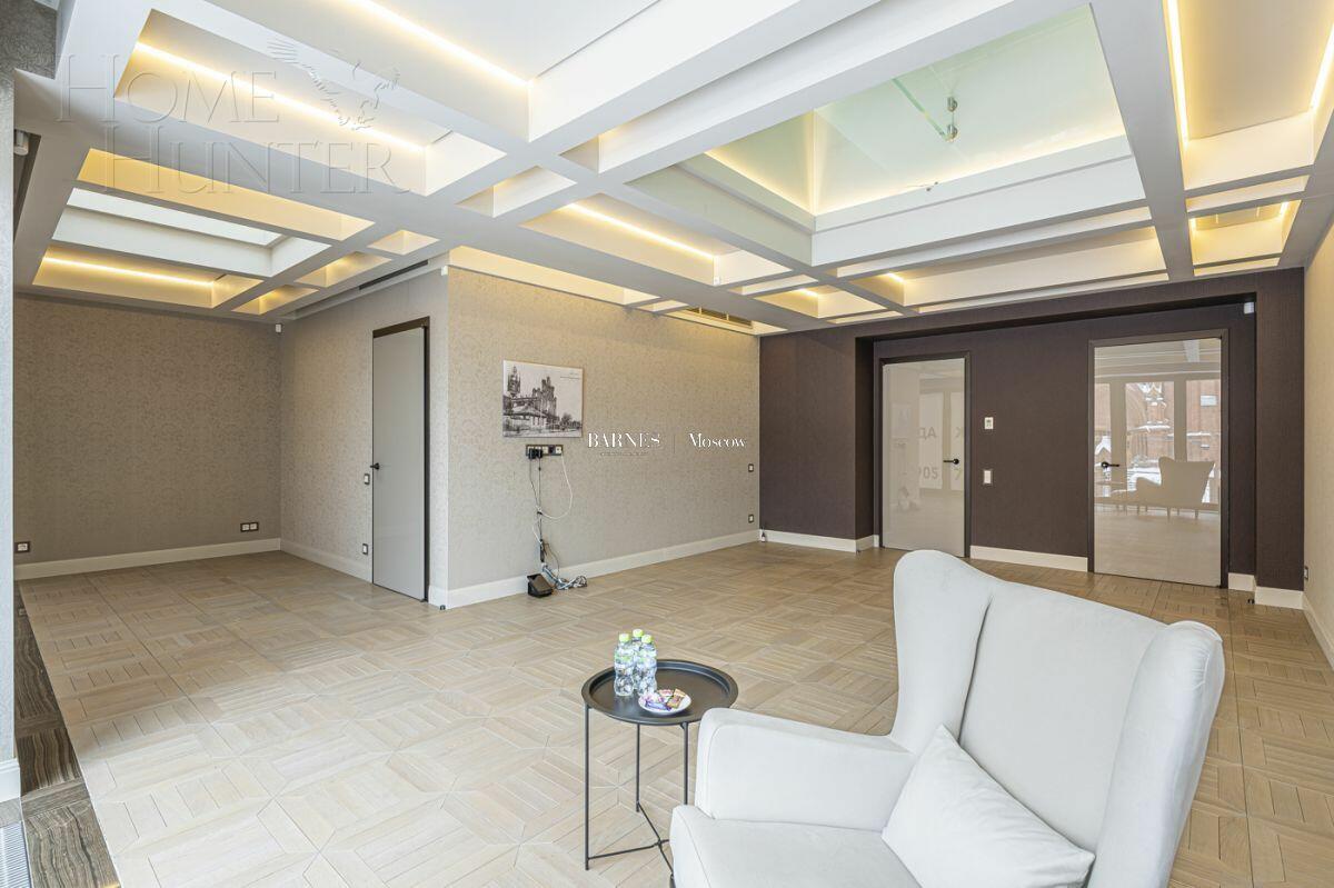 2-УРОВНЕВЫЙ ТАУНХАУС С ОТДЕЛКОЙ 360 М² НА 1 ЭТАЖЕ