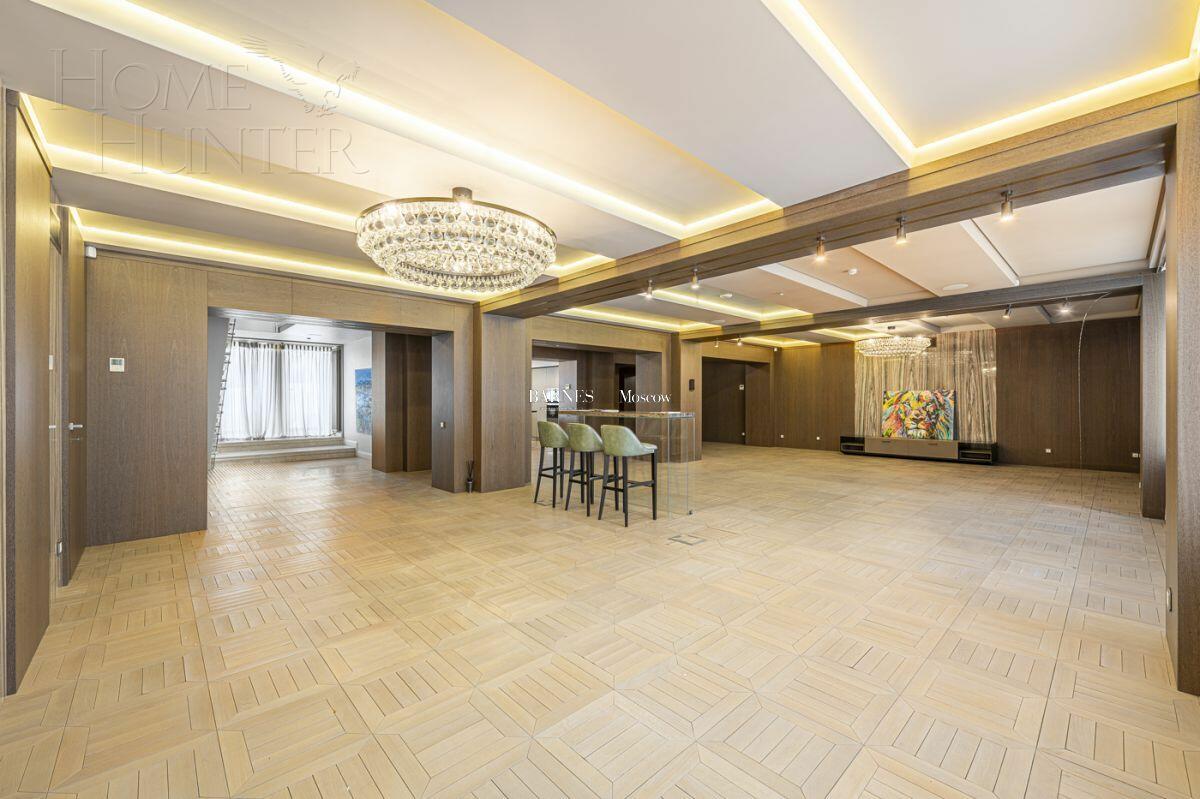 2-УРОВНЕВЫЙ ТАУНХАУС С ОТДЕЛКОЙ 360 М² НА 1 ЭТАЖЕ