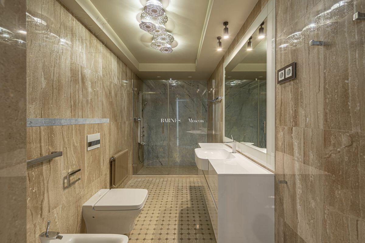 2-УРОВНЕВЫЙ ТАУНХАУС С ОТДЕЛКОЙ 360 М² НА 1 ЭТАЖЕ