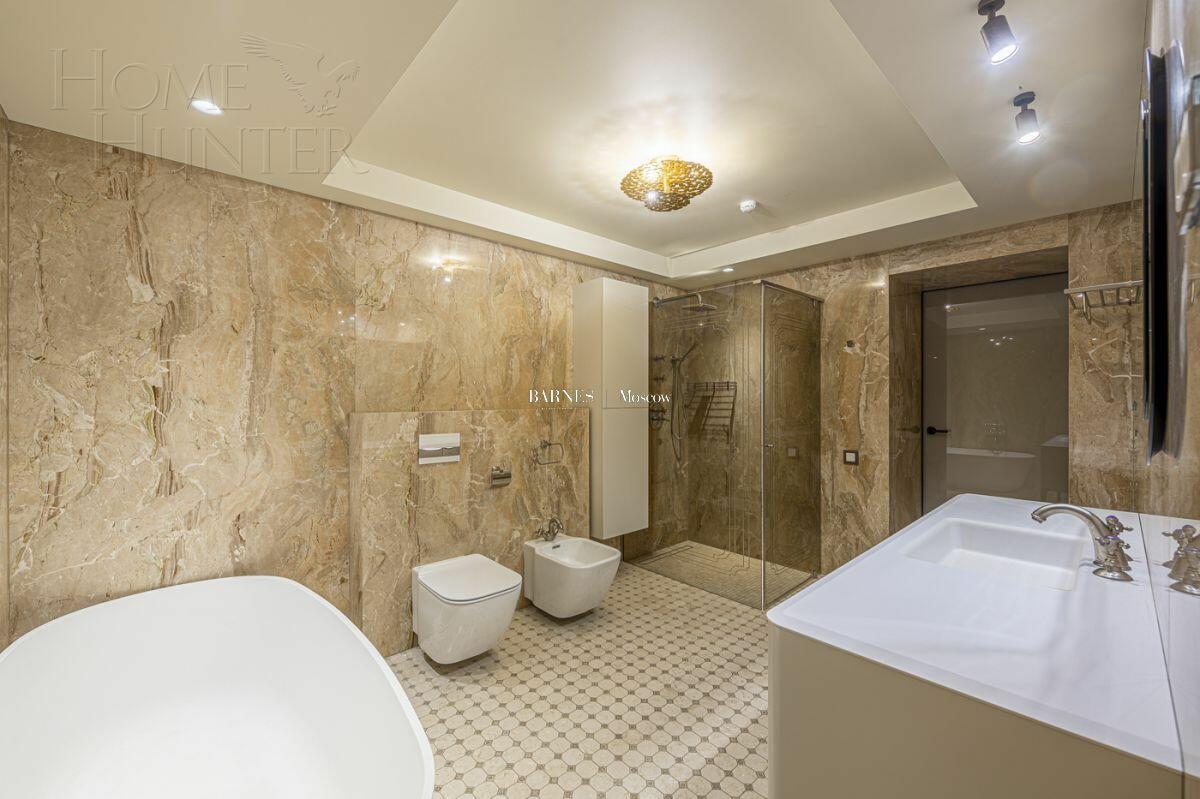 2-УРОВНЕВЫЙ ТАУНХАУС С ОТДЕЛКОЙ 360 М² НА 1 ЭТАЖЕ