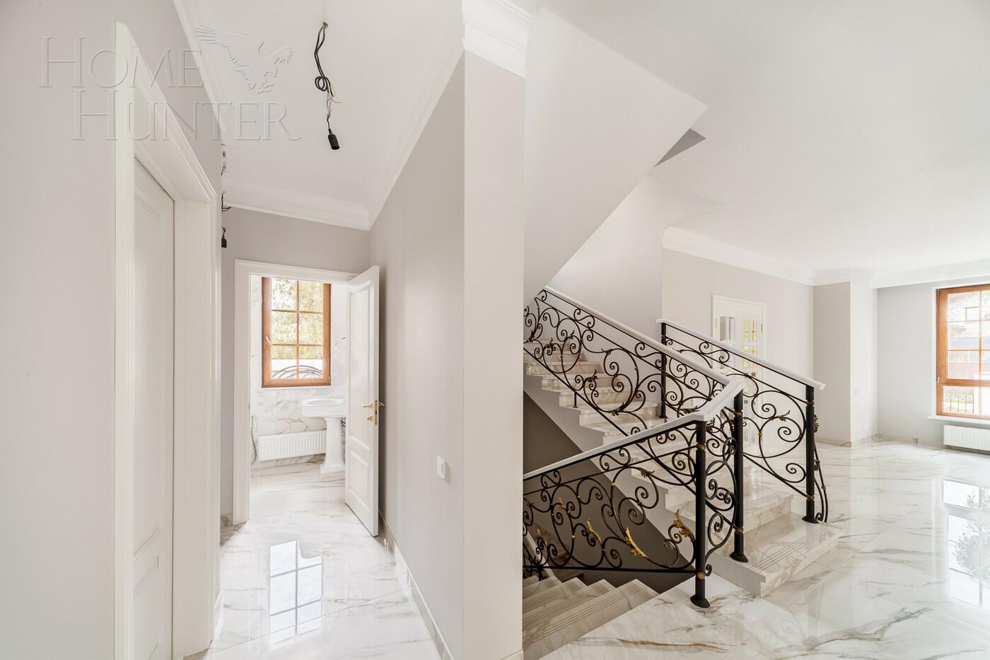 2-этажный коттедж 370 м² с отделкой