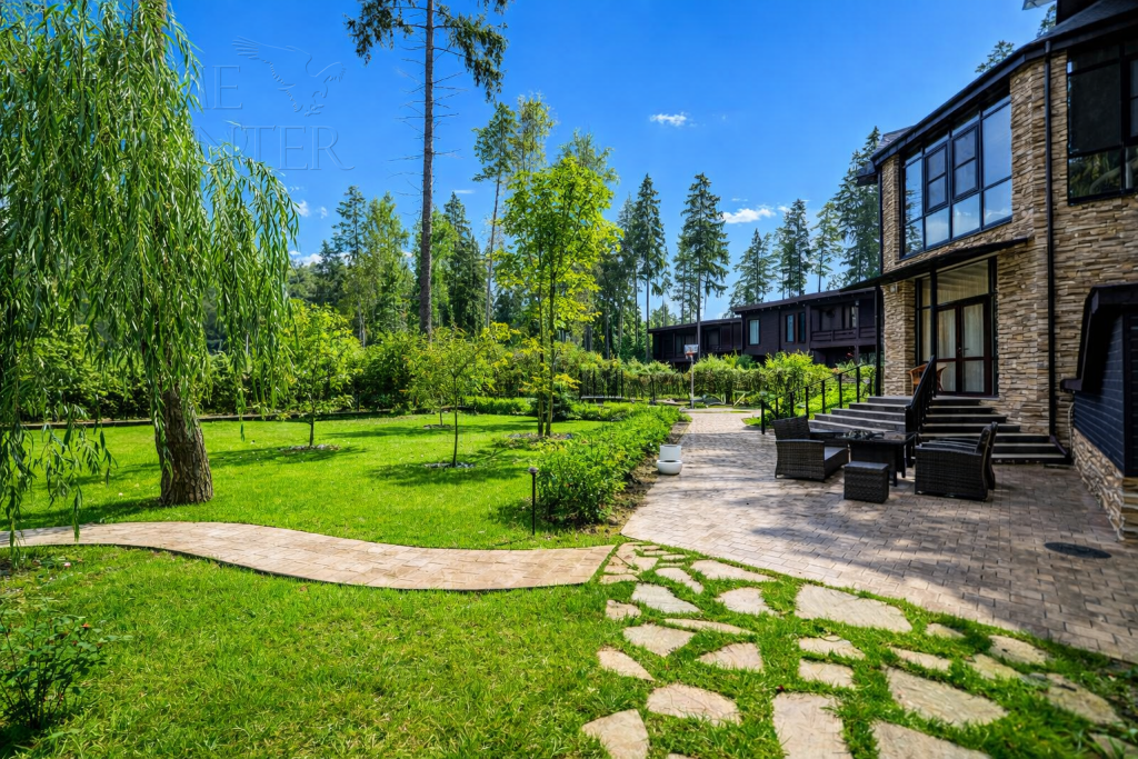 2-этажный коттедж 750 м² с отделкой