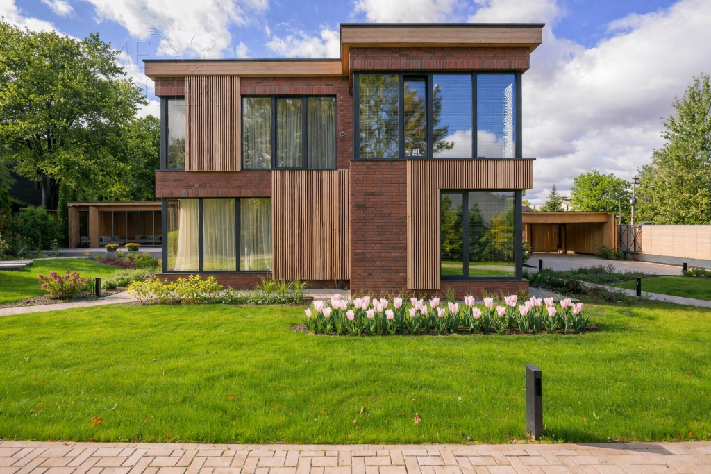 2-этажный коттедж 385 м² с отделкой