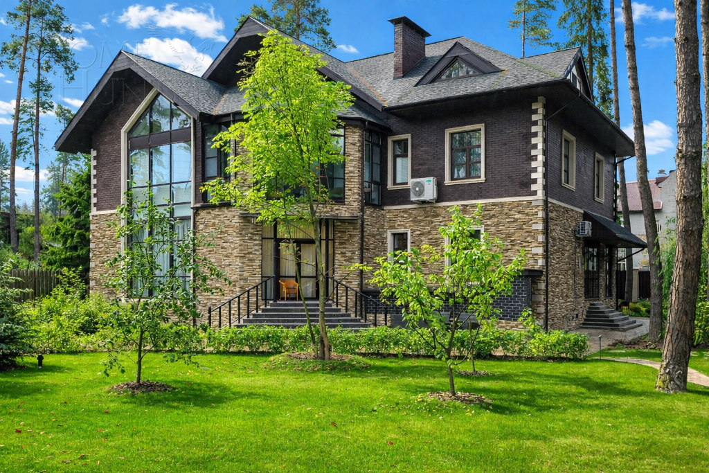 2-этажный коттедж 750 м² с отделкой