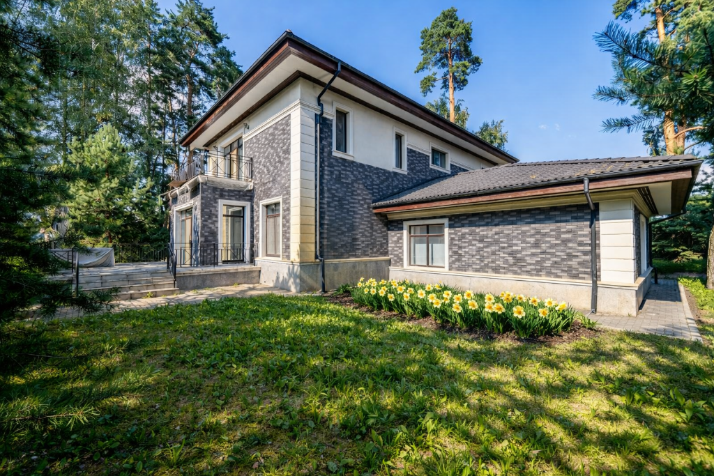 2-этажный коттедж 420 м² с отделкой