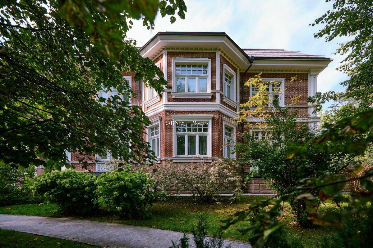 2-этажный коттедж 1 703.4 м² без отделки