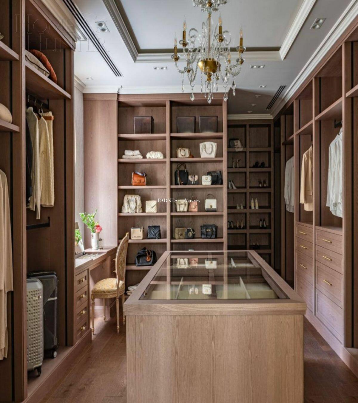 2-этажный коттедж 1 703.4 м² без отделки