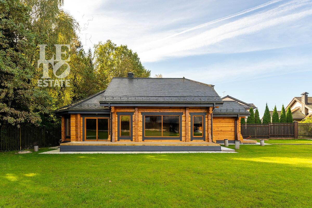 3-этажный коттедж 1 106 м² без отделки