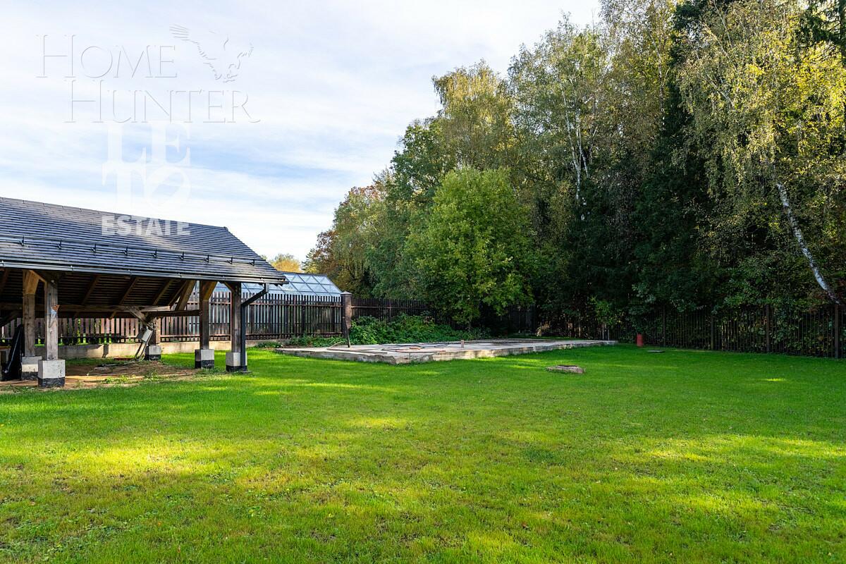 3-этажный коттедж 1 106 м² без отделки