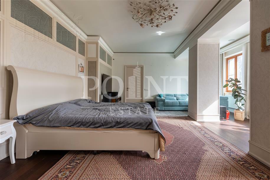 3-этажный коттедж 2 300 м² с отделкой