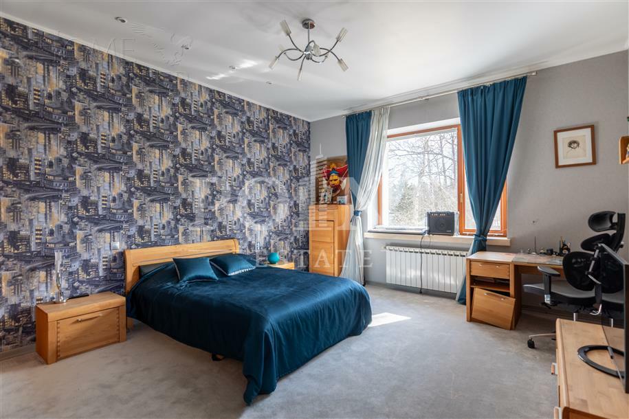 3-этажный коттедж 2 300 м² с отделкой