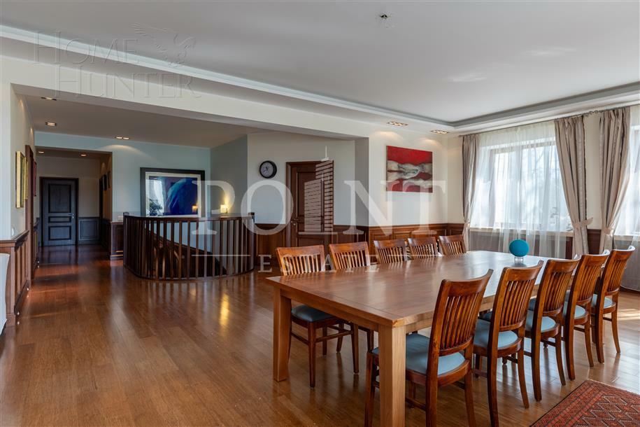 3-этажный коттедж 2 300 м² с отделкой