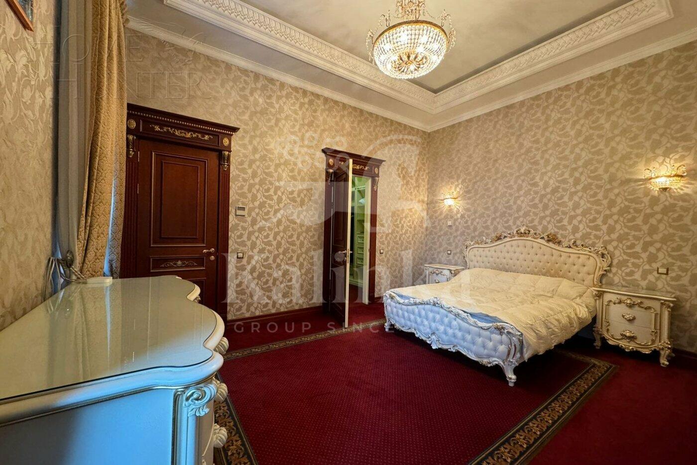 2-этажный коттедж 1 000 м² с отделкой